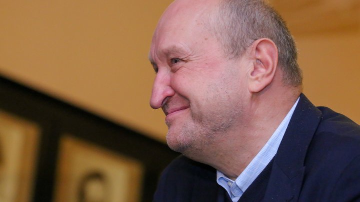 Тихий бунт в МХТ имени Чехова. Театральный критик о попытке убрать Женовача