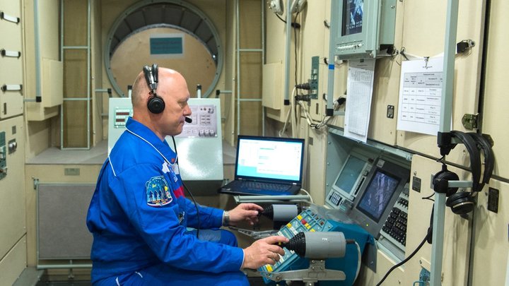 В Роскосмосе рассказали об обстоятельствах ДТП с космонавтом Олегом Артемьевым