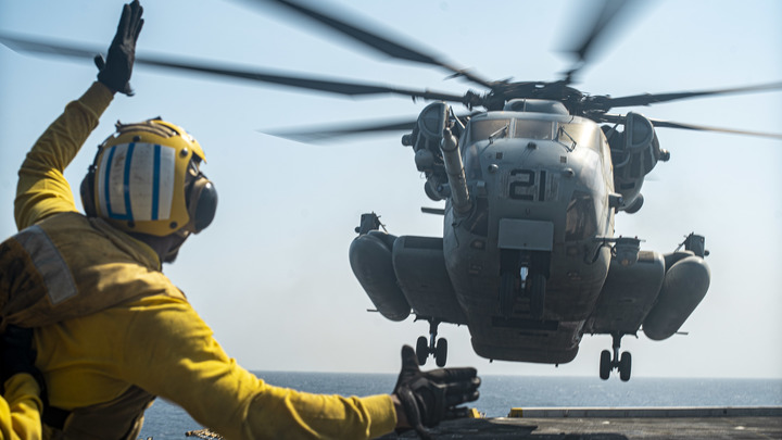 На помощь партнёрам: В Чёрное море идёт флагман Шестого флота ВМС США