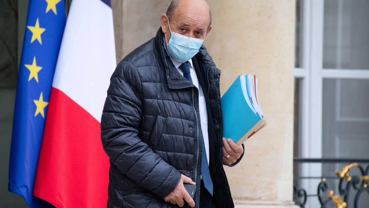 Французский министр перевёл стрелки на Бербок: Ни шагу вперёд