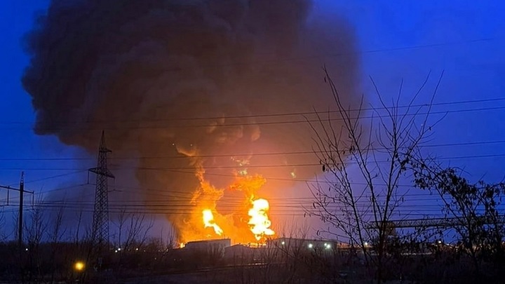 Атакованная в Белгороде нефтебаза не имеет отношения к военным - Минобороны России