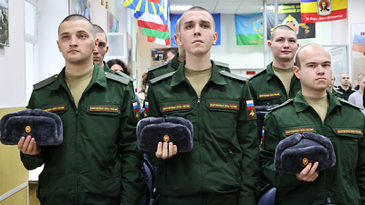 Призывников - на год в войска: Срок службы в армии предложили кардинально изменить