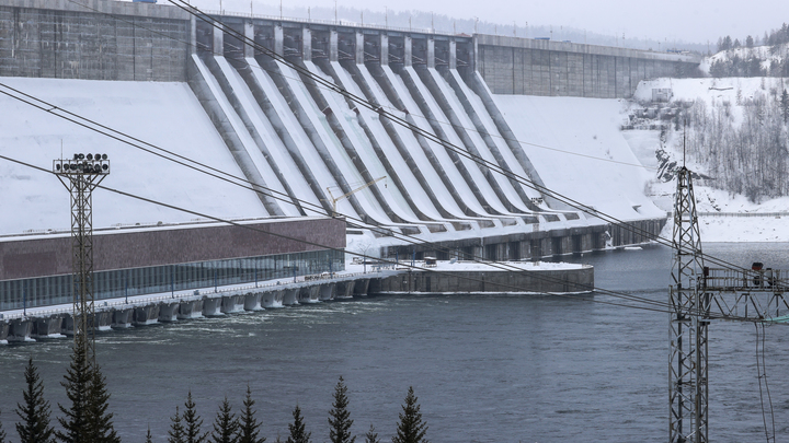 Очевидцы: На Нижегородской ГЭС вспыхнул пожар