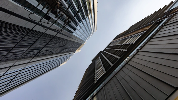 Мощное землетрясение происходит в Бангкоке: Рухнул небоскрёб. Подробности