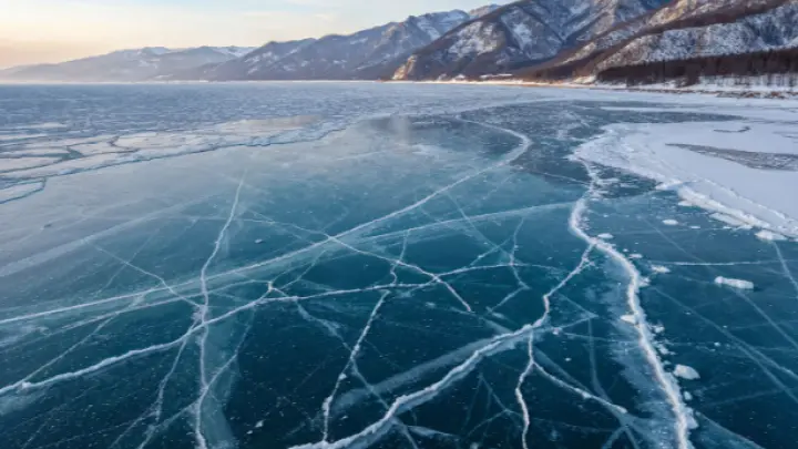 Кто‑то замёрзнет, кому‑то пылать: Оксана Фёдорова отправилась на Байкал и вышла на лёд на шпильках