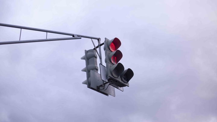 АвтоВАЗ отзывает партию Весты из-за потрескавшихся стёкол