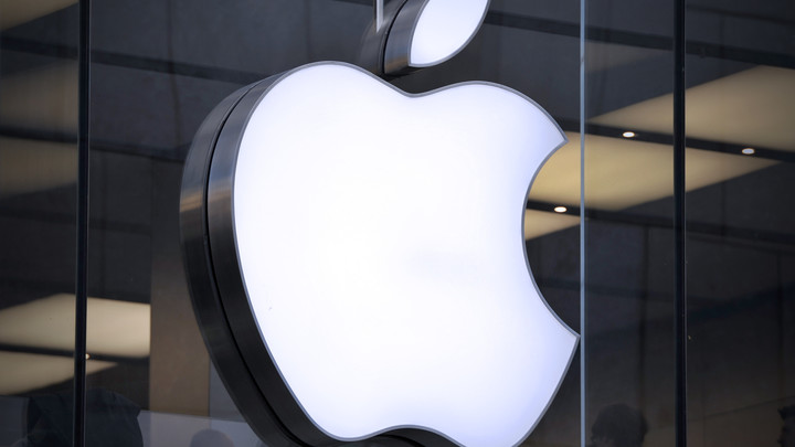 Официальный магазин фирмы Apple в Екатеринбурге ужесточил правила продажи своих товаров