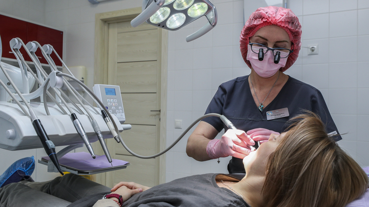 Головные боли могут сигнализировать о проблемах с зубами