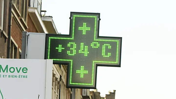 Школы закрываются, города пустеют: Европу накрыла аномальная жара