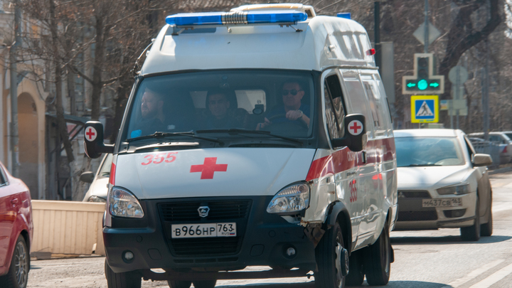 На трассе в Свердловской области Жигули с пьяными пассажирами вылетели с дороги
