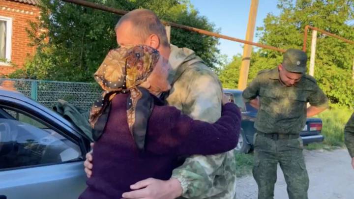Бабушку Люду из ЛНР, разыскивавшую сына, привезли к родственникам в Краснодарский край