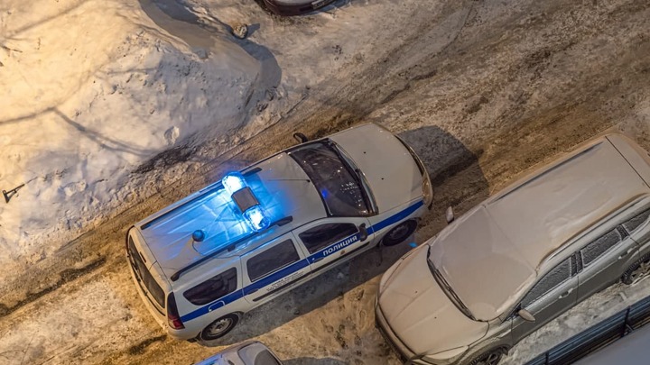 В Екатеринбурге пьяный водитель протаранил 8 авто на парковке и скрылся