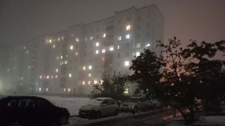 В подъезде общежития в Кемерове жильцы обнаружили страшные следы