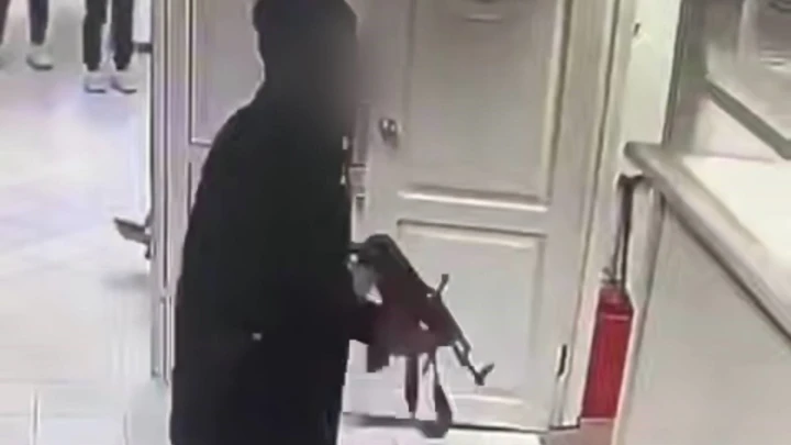 В Иркутской области мужчина с автоматом нагрянул в больницу