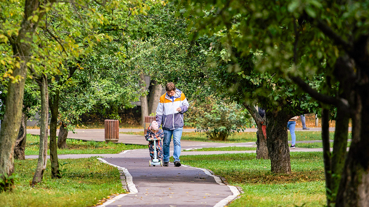 Каждый ребёнок должен жить в семье: Как поддерживаются приёмные родители в Москве