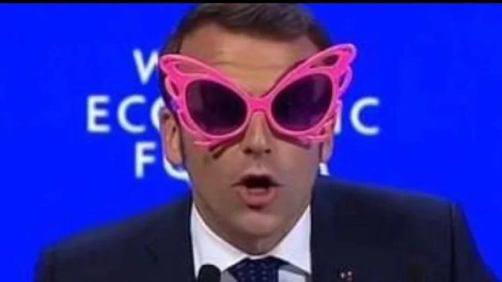 Mash: Эммануэль Макрон стал мемом после появления в очках на форуме в Давосе