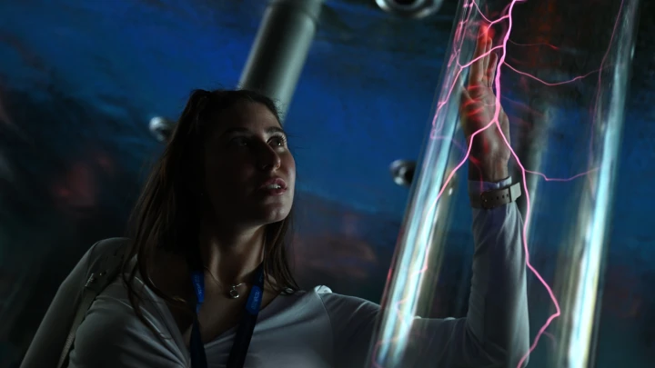 Физик Семихатов объяснил, почему мы не видим параллельные вселенные