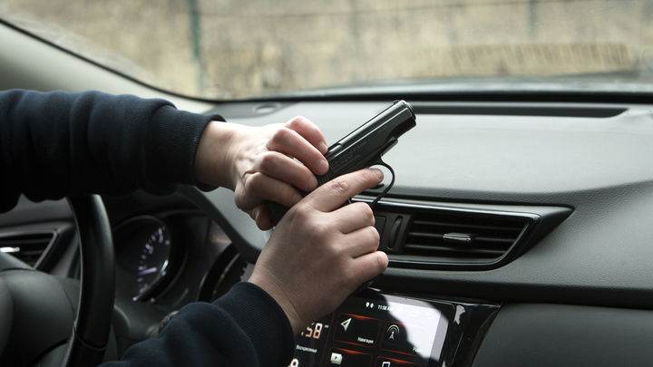 В Перми полицейские расстреляли из автомата автомобиль, пытавшийся уйти от погони