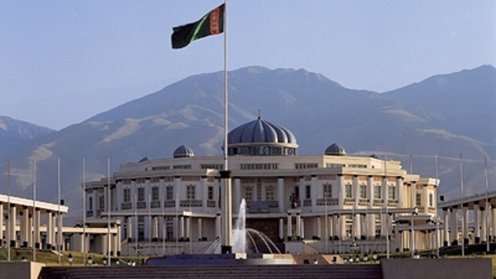 Игра США против русских банков началась в Туркмении