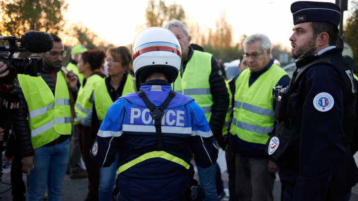 Количество пострадавших на митингах во Франции перевалило за отметку в 500 человек