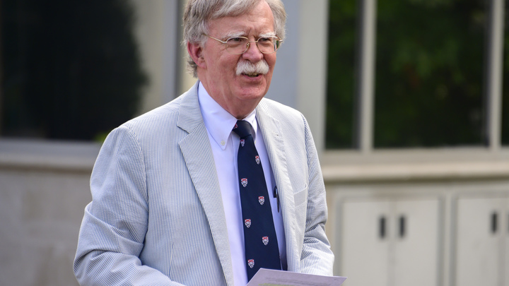 Бывший советник Трампа слил Порошенко правду о войне Запада против России