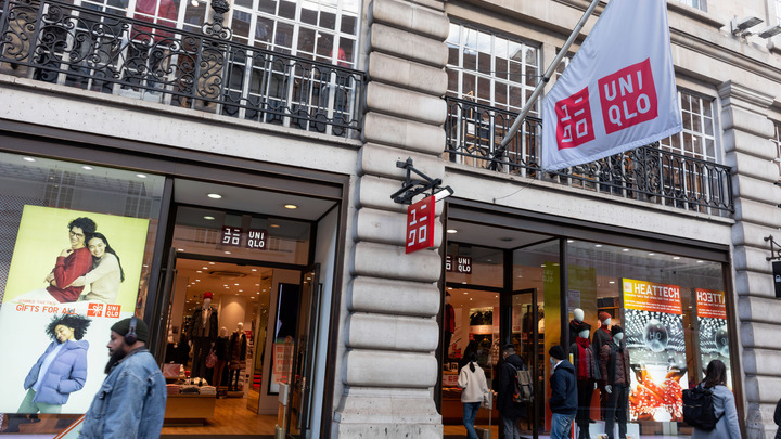 Uniqlo закрывается в России и везёт помощь на Украину