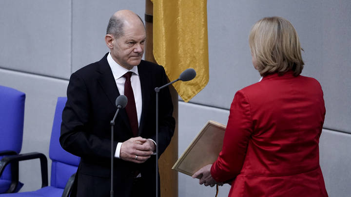 Да поможет мне Бог: новый канцлер ФРГ выдал себя с головой одной фразой