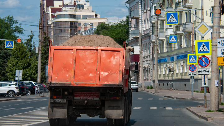 В Прикамье фура раздавила водителя