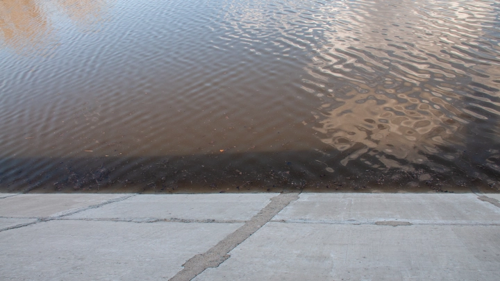 Такого не было 111 лет: В России начались мощные паводки из-за аномальной оттепели. Какие регионы в зоне риска