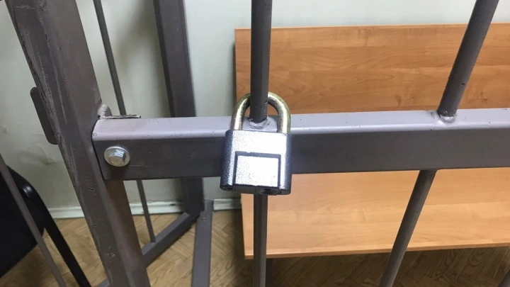 Главаря челябинского ОПГ Махонинские отпустили домой из зала суда