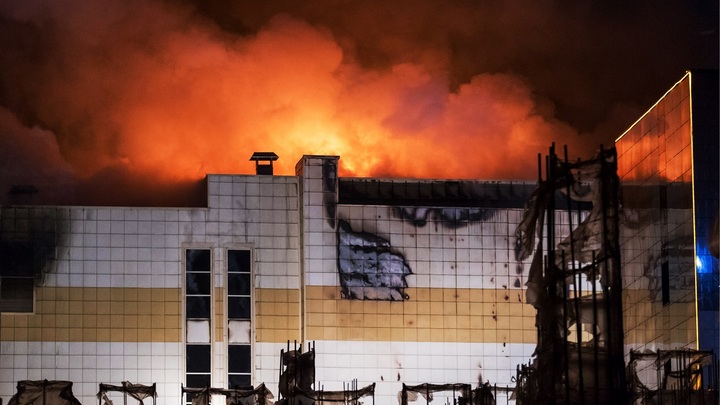Пожар в ТЦ в Кемерове: Число погибших растет