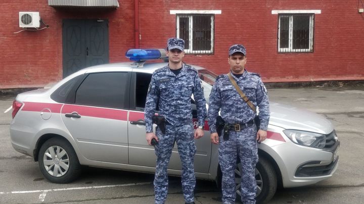 В Армавире росгвардейцы за четыре минуты доставили в больницу задыхающуюся двухлетнюю девочку