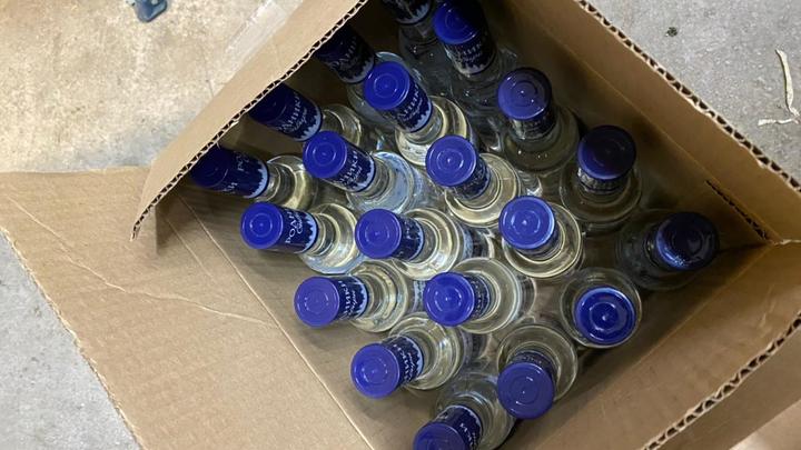 Житель Мурома попался на изготовлении 20 тысяч бутылок паленой водки