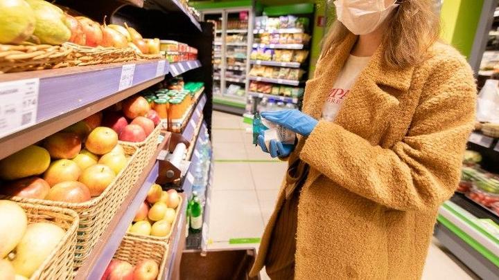 Челябинец заставлял воровать свою приемную дочь