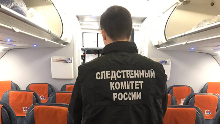 Начала задыхаться: 49-летняя пассажирка скончалась на борту самолёта Шереметьево-Барнаул