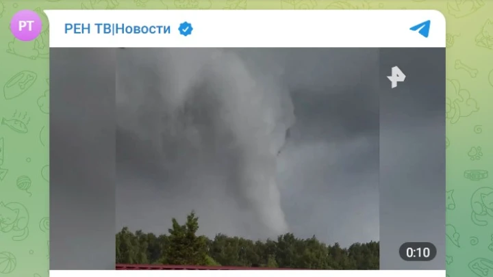 В Московской области на видео попал мощный смерч