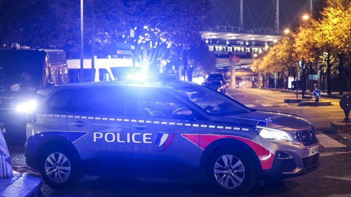 BFMTV сообщил о задержании захватчика заложников в пригороде Париже