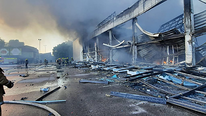 Путин о взрывах в Кременчуге: Просто так по полям у нас никто не стреляет