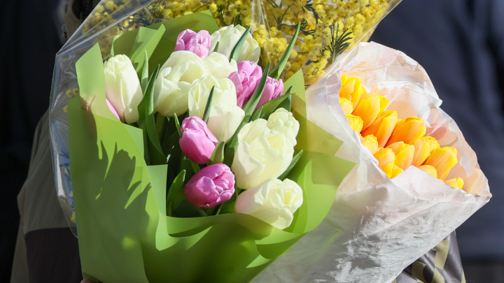 Мошенники начали обманывать своих жертв цветами