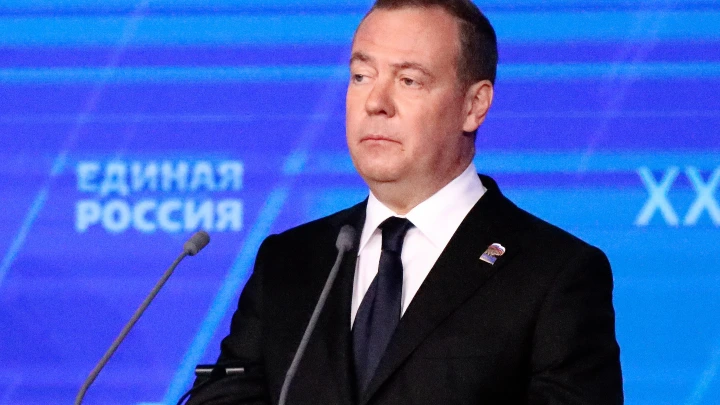 Медведев: Европа проглотит с ненавистью позорную взбучку от Вэнса