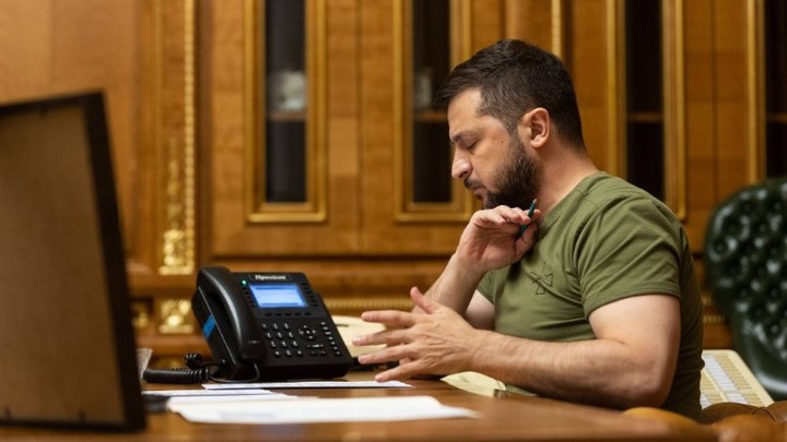 Байден устал от жалоб Зеленского. WP: Лидер США дал совет киевскому политику