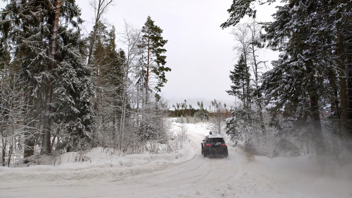 На трассах Свердловской области введены ограничения из-за снегопада