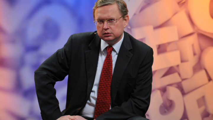 Михаил Делягин уверен, что Россию вчера спасли