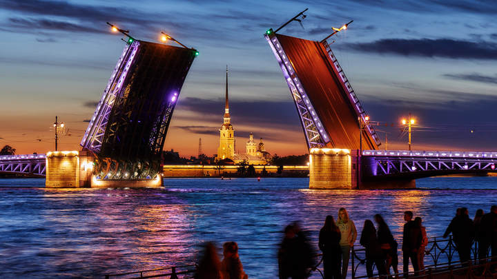 В Петербурге отменят развод мостов на праздник