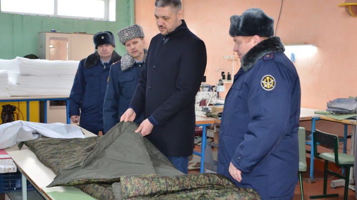 Осипов перед Пасхой посетил колонии Читы и подарил куличи осужденным