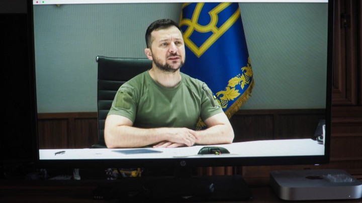 Киев испугался референдумов: Зеленский рассказал об условии переговоров с Россией