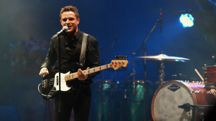 Все мы братья!: Солист The Killers пресёк русофобию на концерте в Грузии