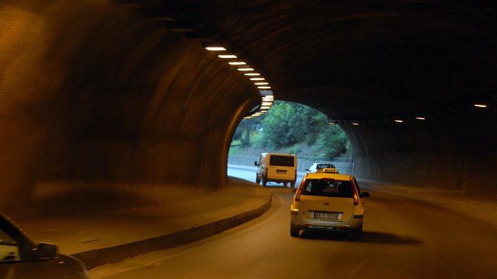 Автобус с туристами из России врезался в бетономешалку в Турции