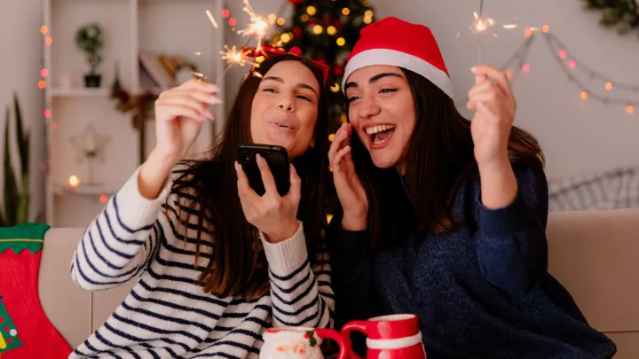 Запретные темы: психолог о том, чего нельзя спрашивать за новогодним столом