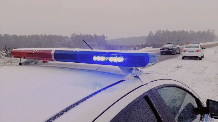 В ГИБДД Свердловской области призвали водителей быть внимательнее на дорогах в снегопад